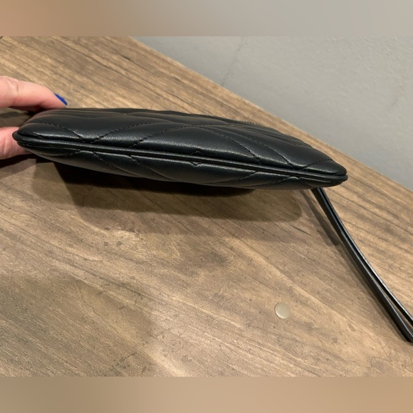 Women’s Gucci GG Marmont Wrist Wallet quilted Leather - Picture 10 of 11